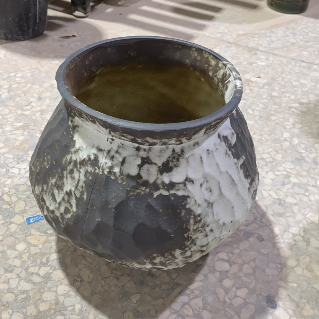 陶瓷高度23厘米口径17厘米