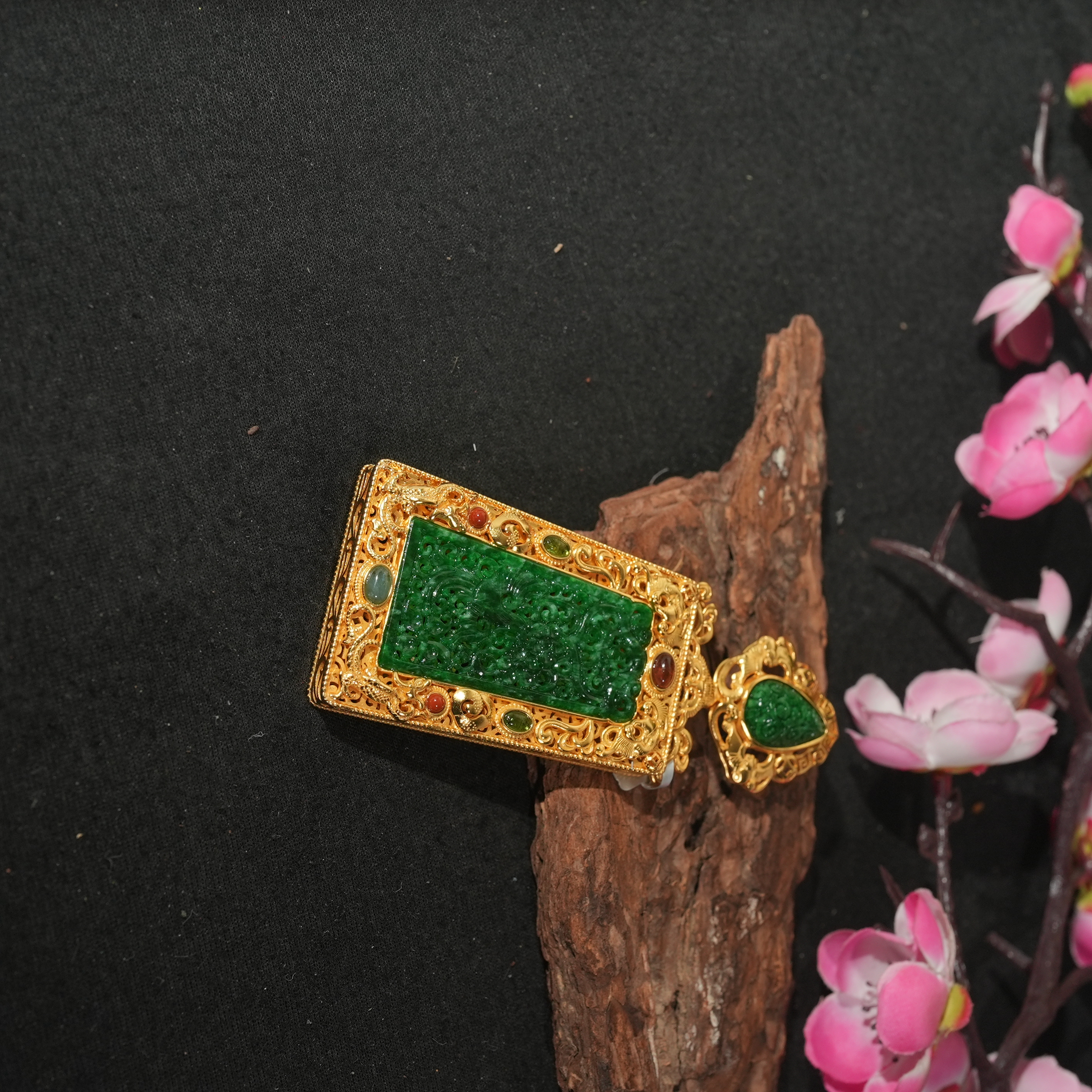 11.26香港王老板-翡翠吊坠1k219