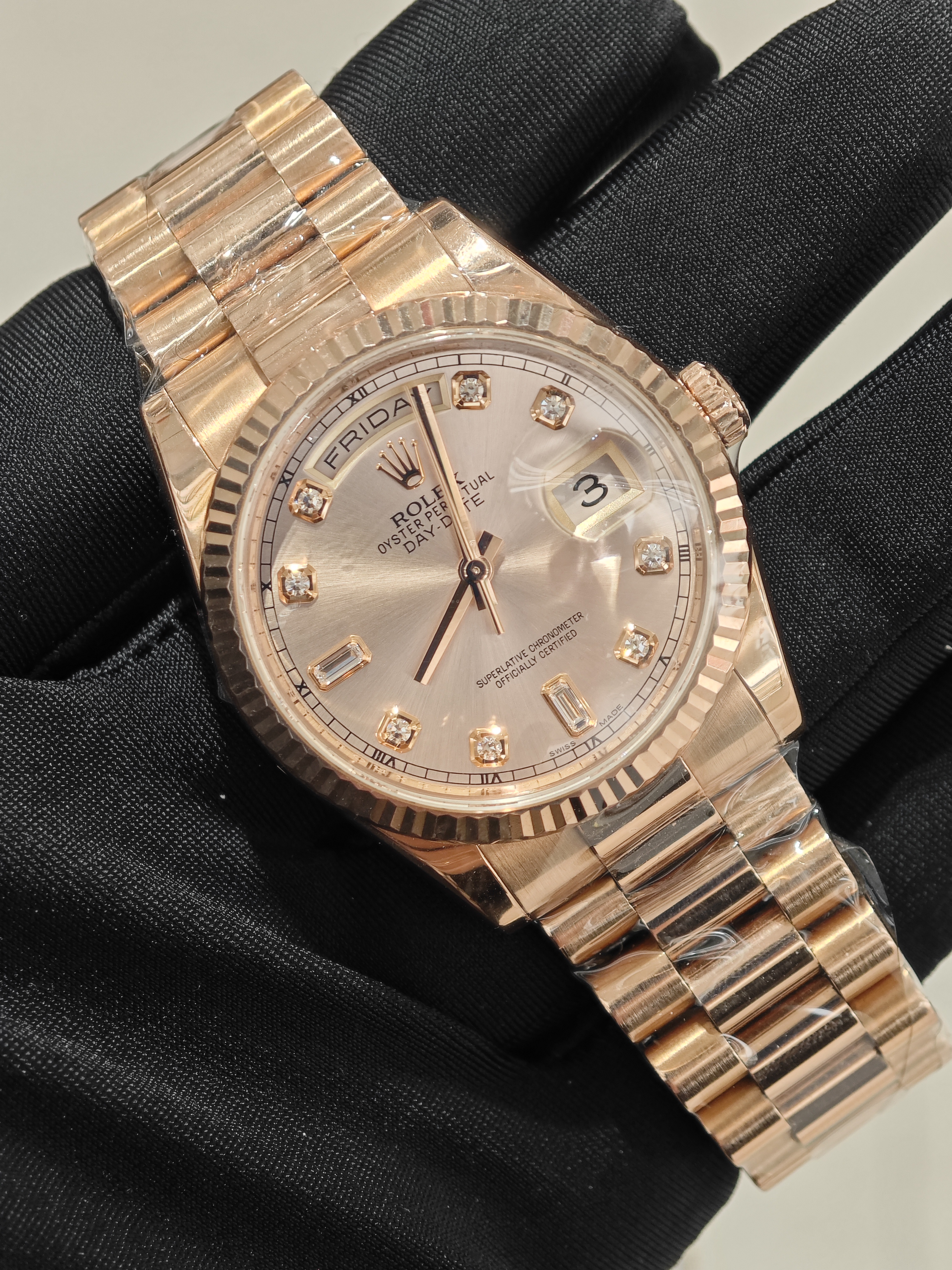 95新 Rolex/劳力士 单表星期日历型118235粉盘钻刻男士经典机械表