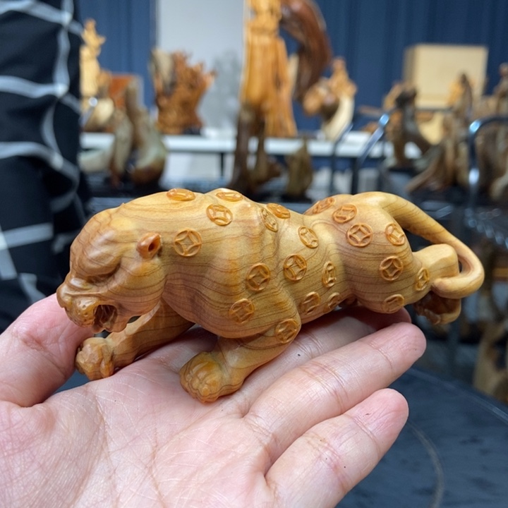 柏木（崖柏）金钱豹