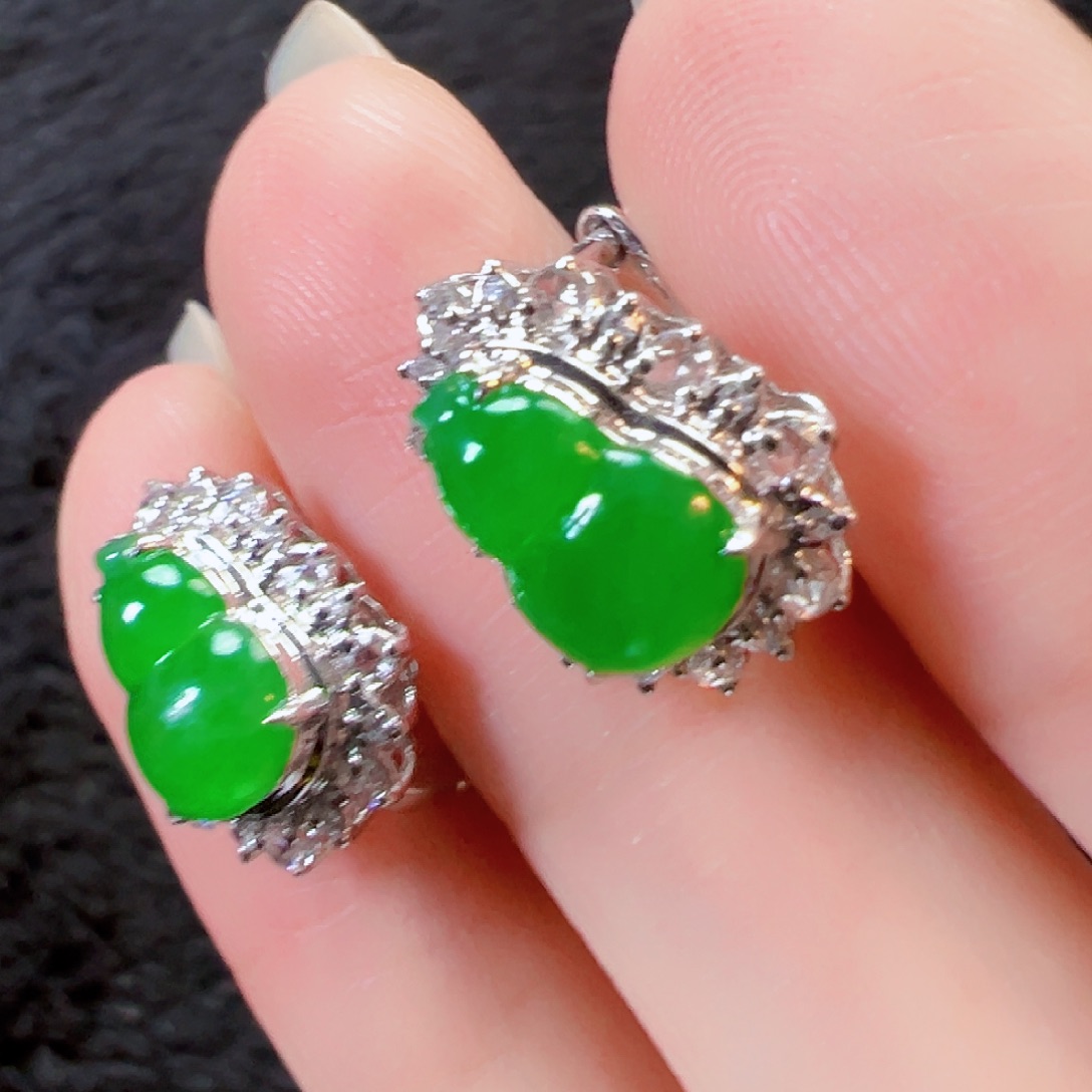 翡翠18K金镶嵌耳饰签收后24小时鉴赏期