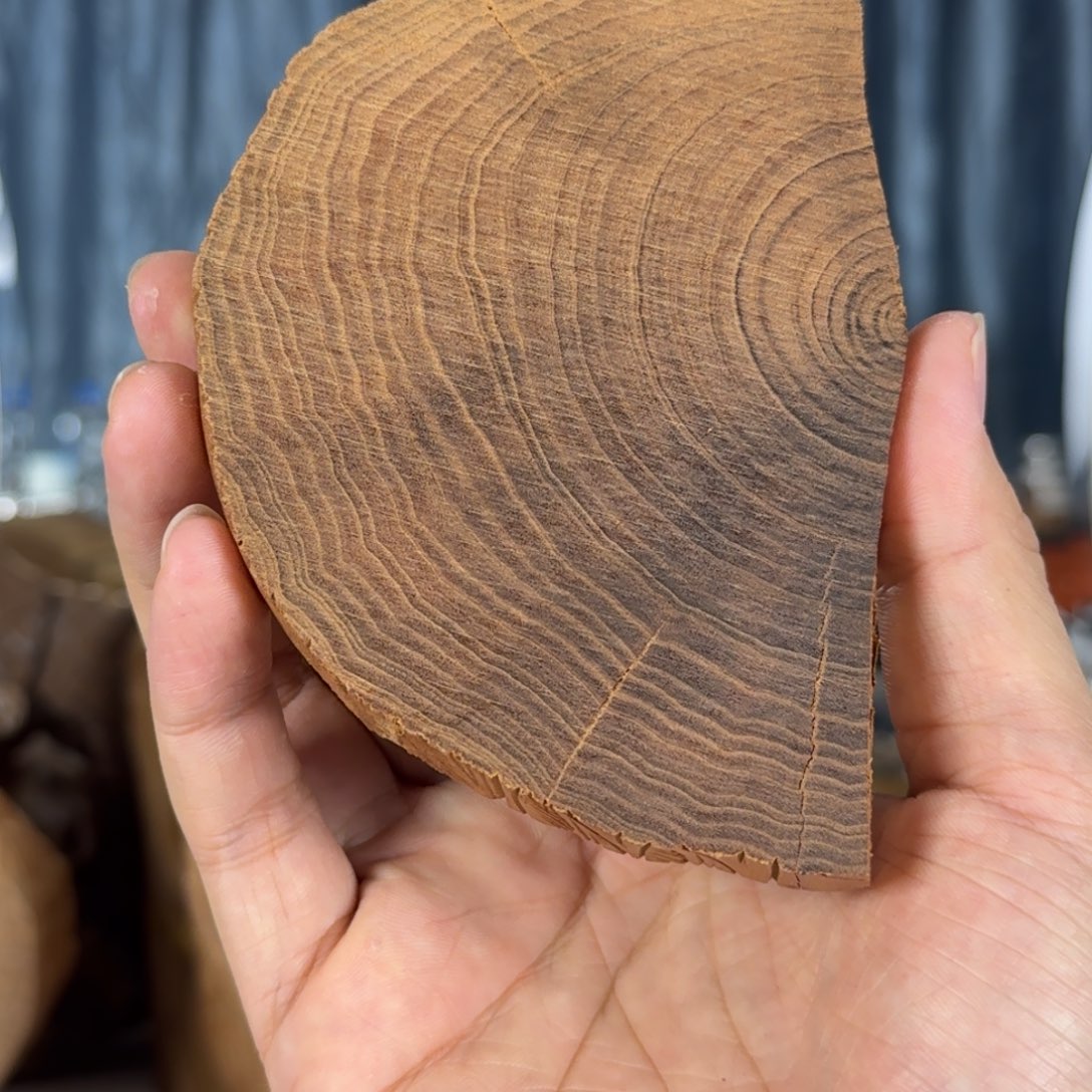 淡***海檀香木其他王系列十三号料“飞龙在天”原木104g