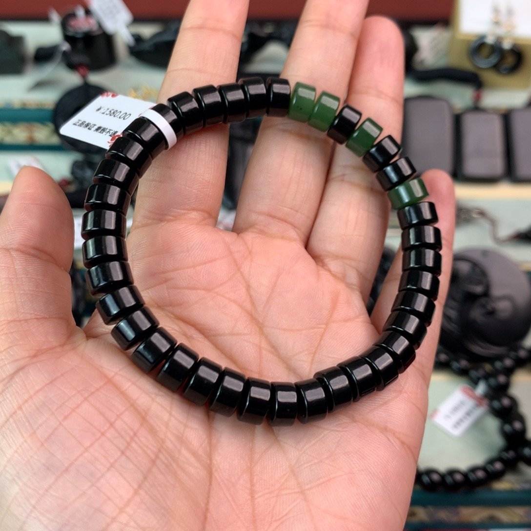 运***帅和田玉未镶嵌颈饰