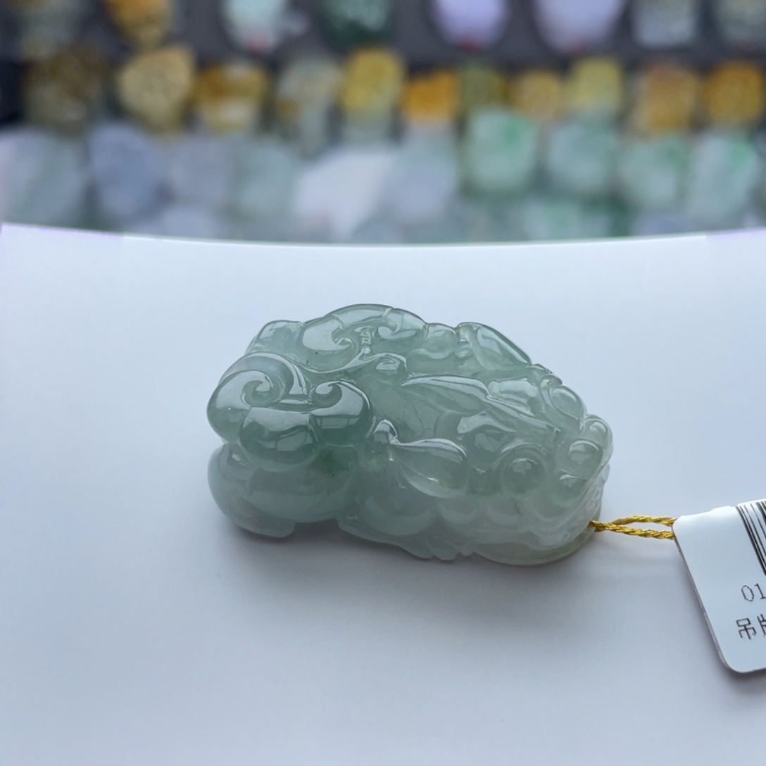 翡翠颈饰未镶嵌貔貅