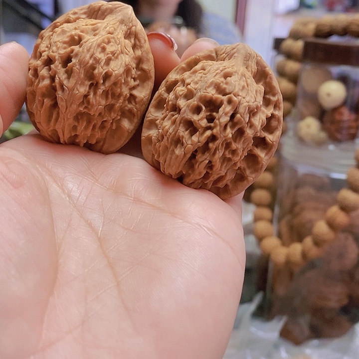 【闪购商品】文玩核桃把件39高装红狮子