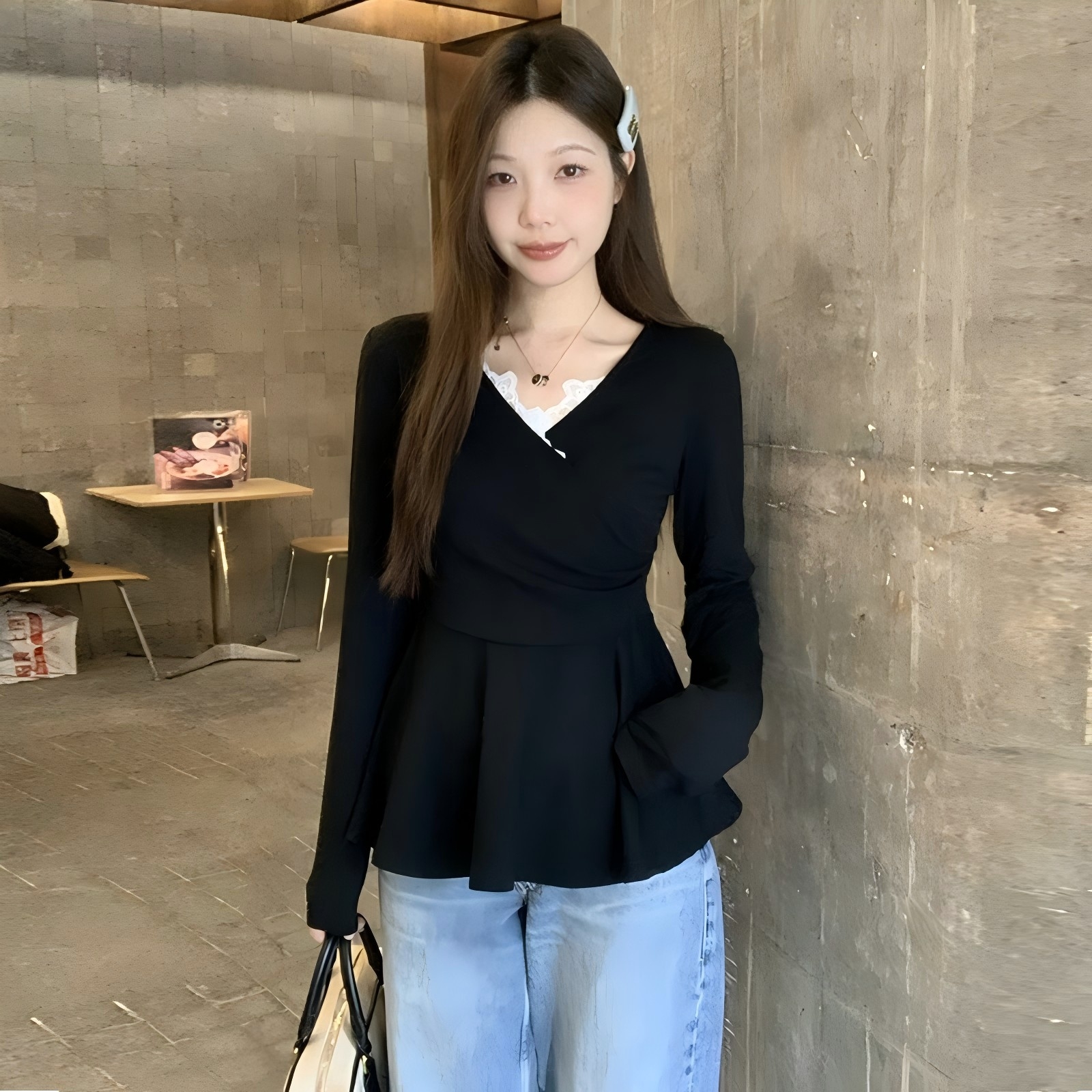 2025大码胖MM韩版设计感蕾丝边V领T恤女秋季款收腰显瘦遮肉内搭