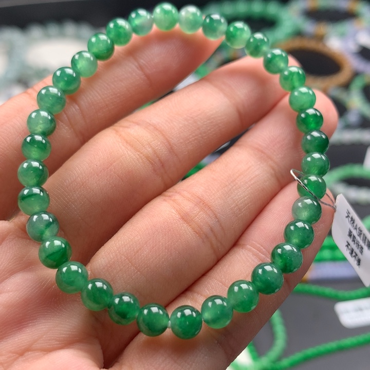 翡翠未镶嵌手镯卡