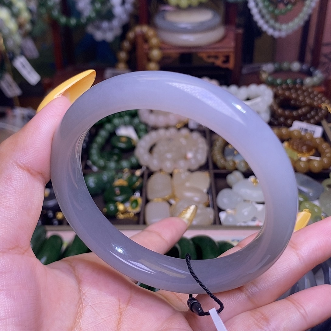 和田玉未镶嵌颈饰浓烟紫老料冰底手镯61.5