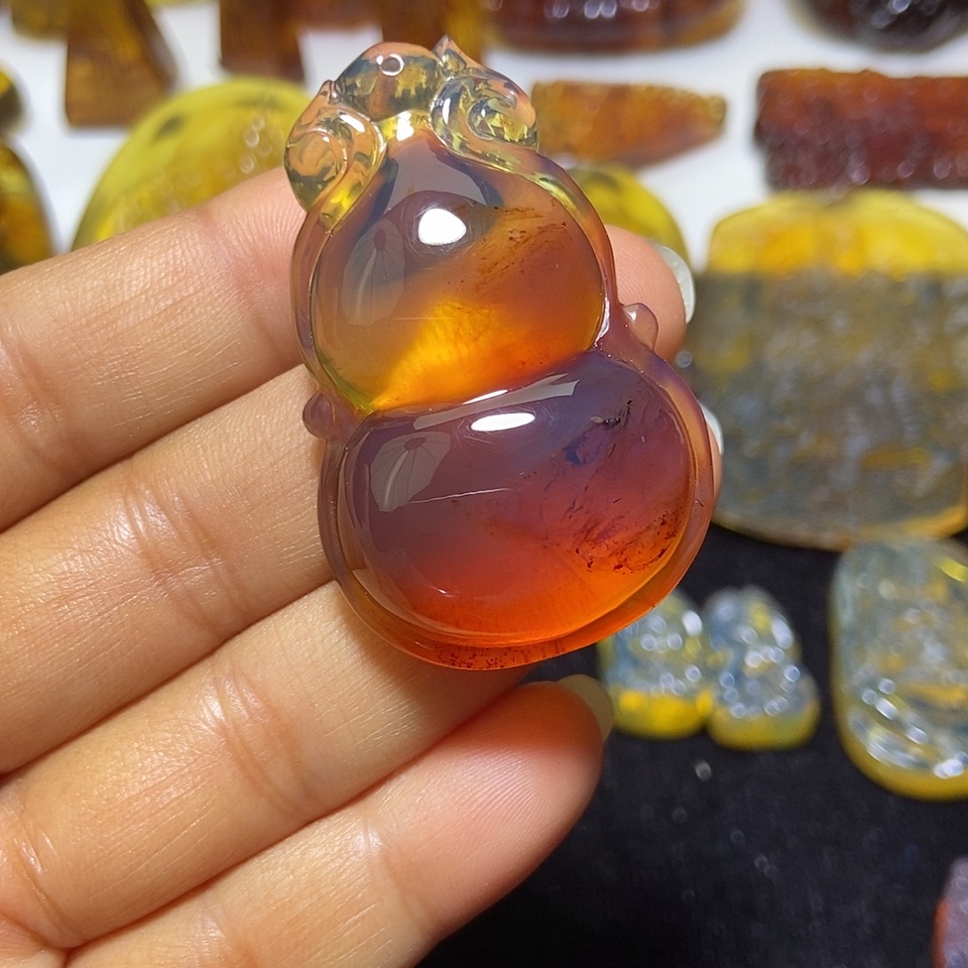 琥珀未镶嵌颈饰缅甸天然琥珀吊坠