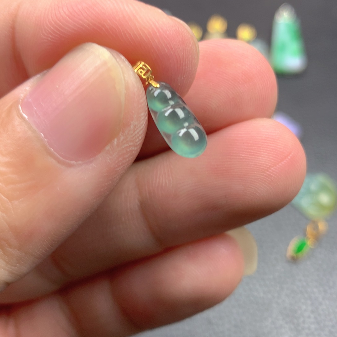 【闪购商品】颈饰18K金镶嵌翡翠翡翠