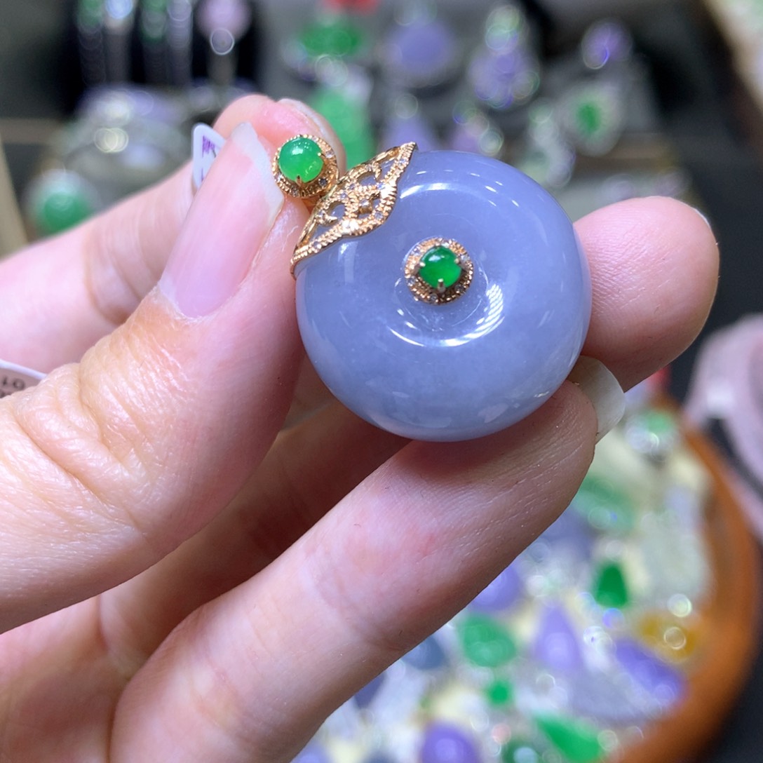 【闪购商品】翡翠颈饰18K金镶嵌翡翠吊坠项链