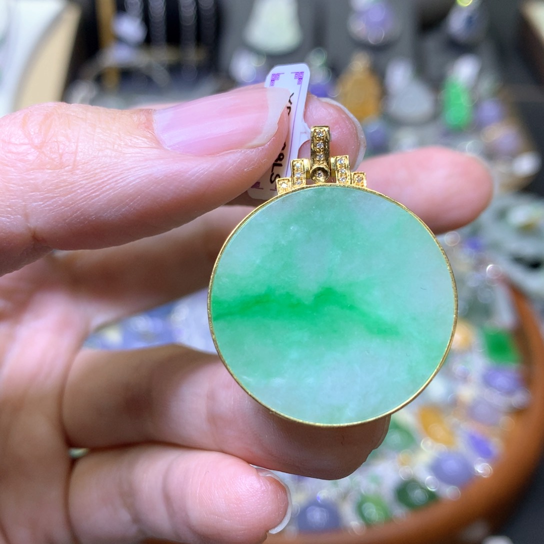 【闪购商品】翡翠颈饰18K金镶嵌翡翠吊坠项链