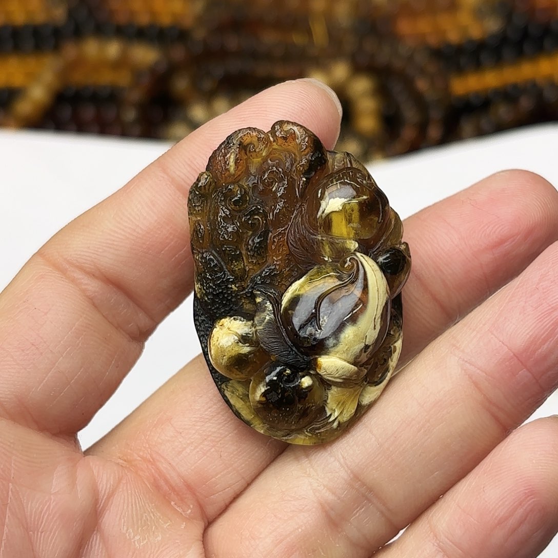 安***逸琥珀未镶嵌裸石大