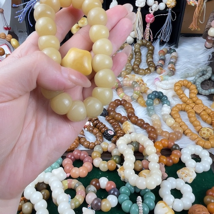 吊坠菩提根/象牙果大***?