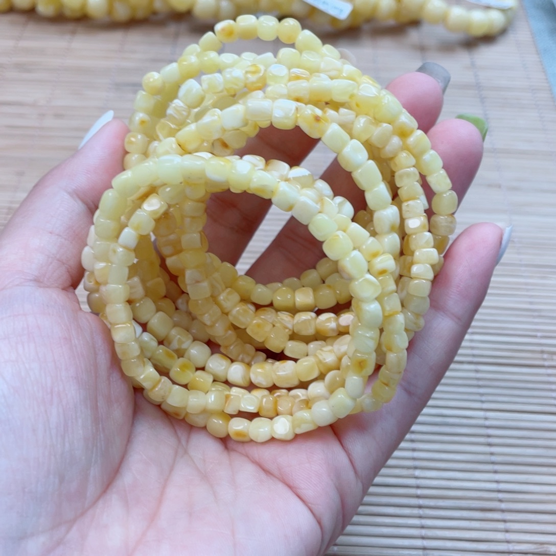 裸石蜜蜡未镶嵌多样性发其中一条