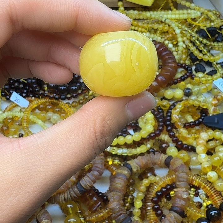 琥珀未镶嵌珠宝奇石