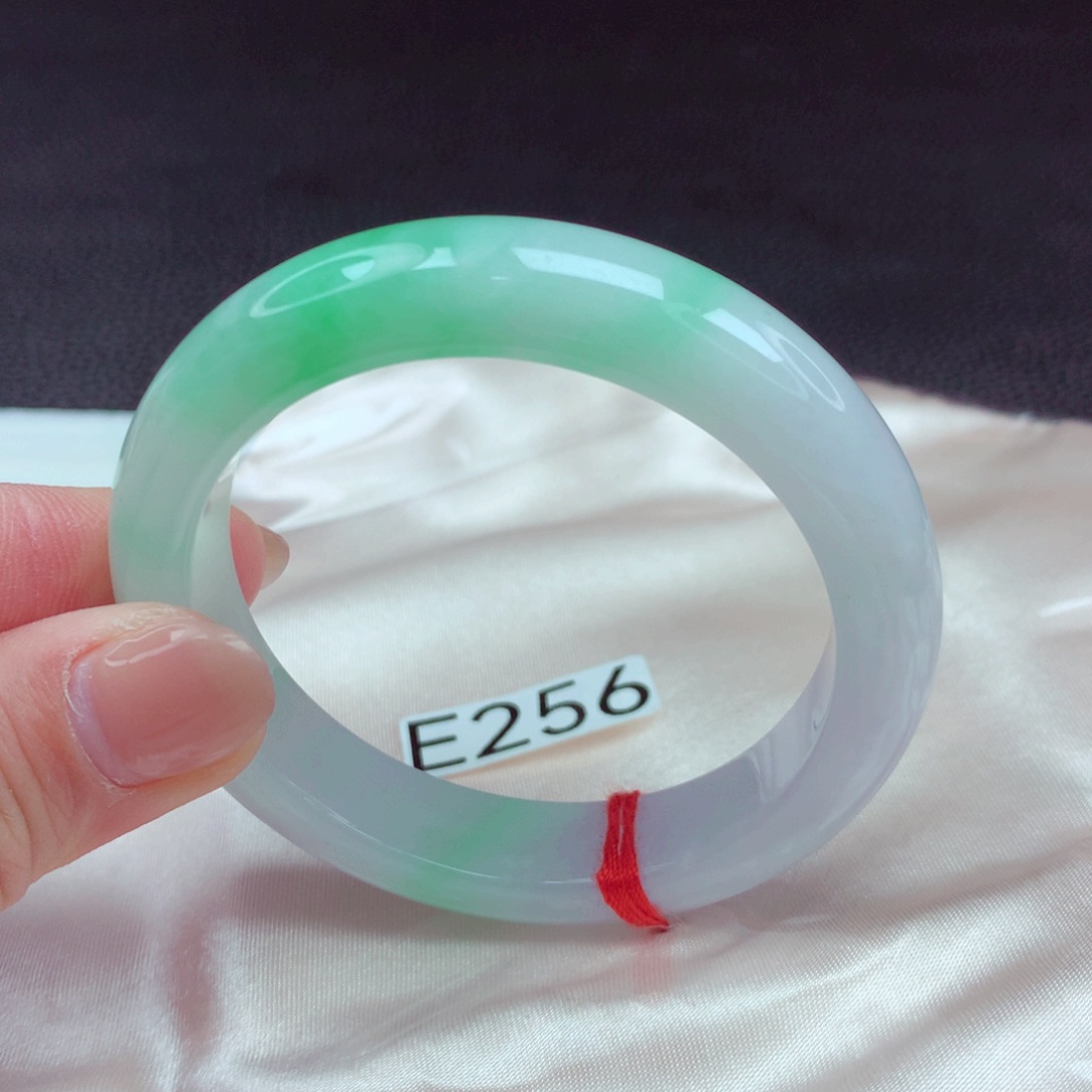 翡翠手镯未镶嵌手镯88