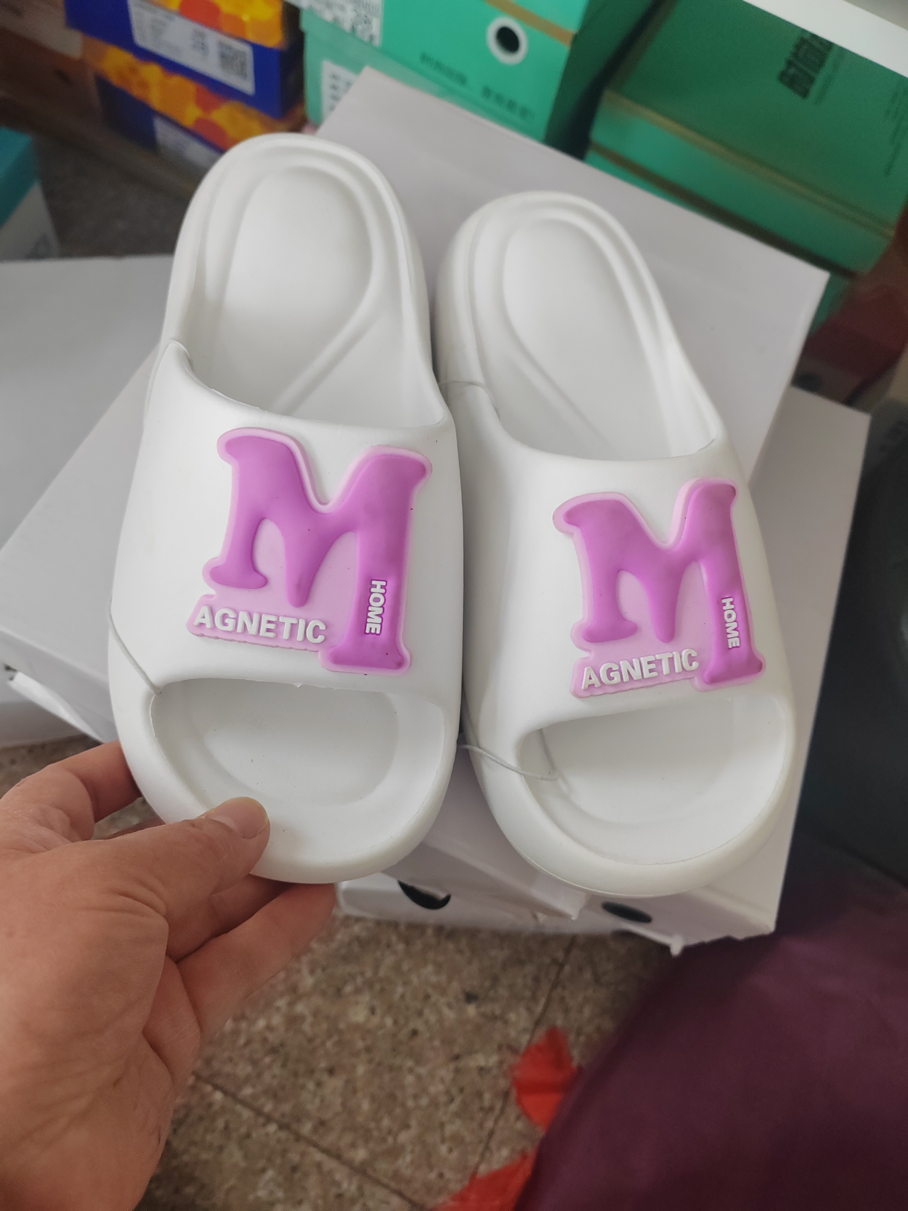 超轻弹力底子防滑拖鞋