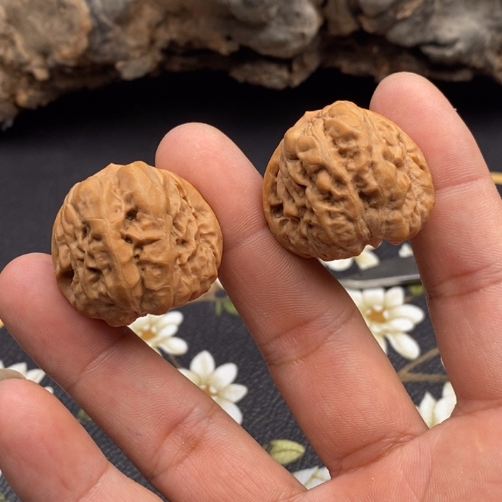 把件文玩核桃蛤蟆头精修