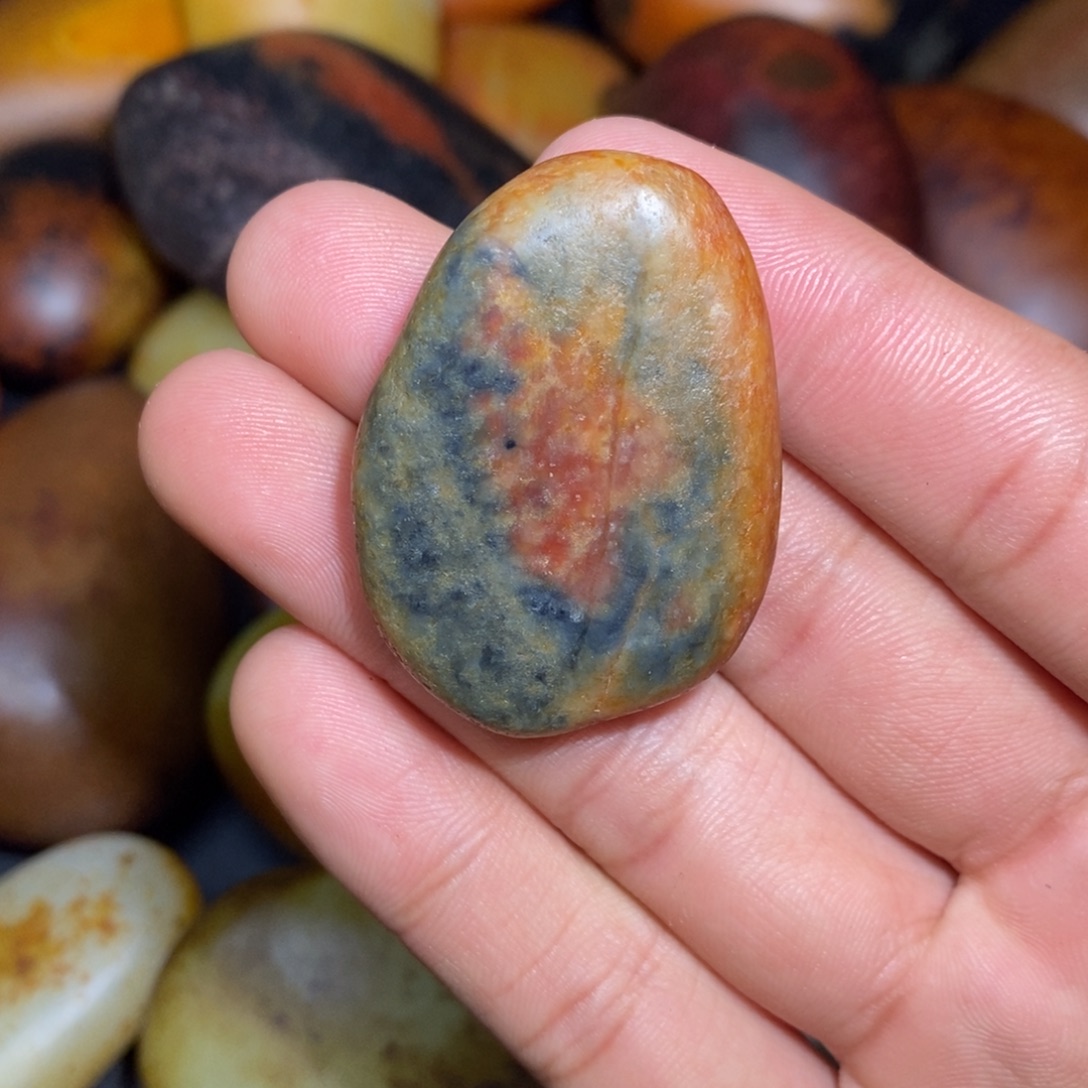 和田玉未镶嵌珠宝奇石