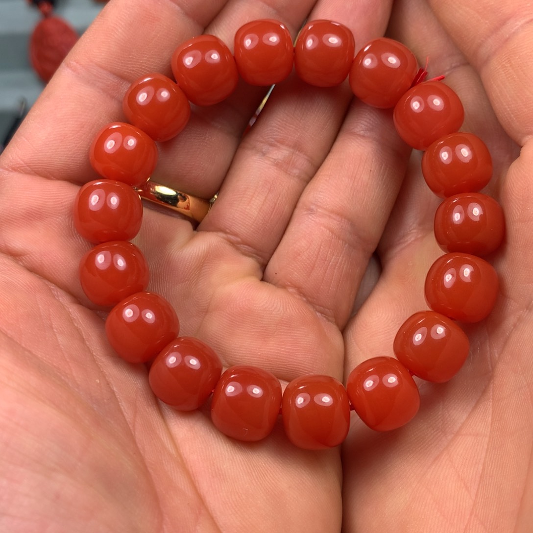 南红玛瑙珠子未镶嵌光****者