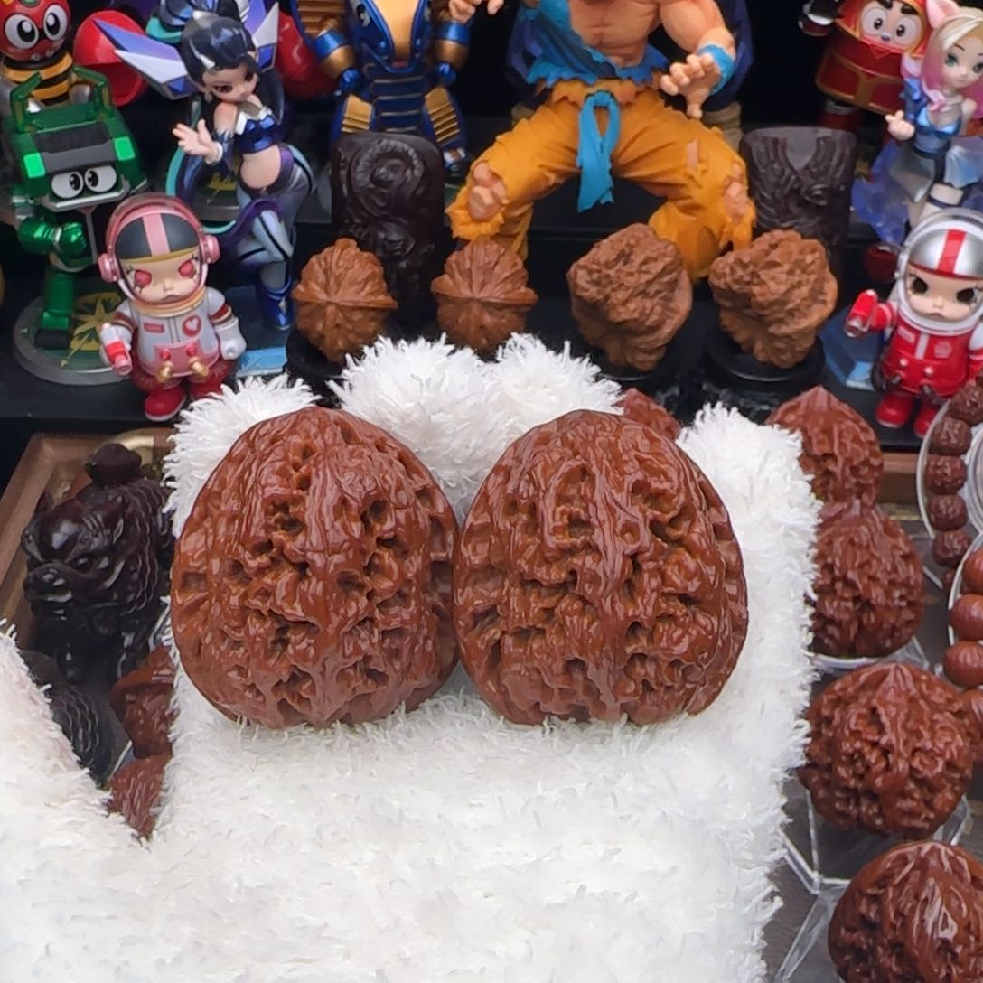 文玩核桃吊坠43全品红将军膀