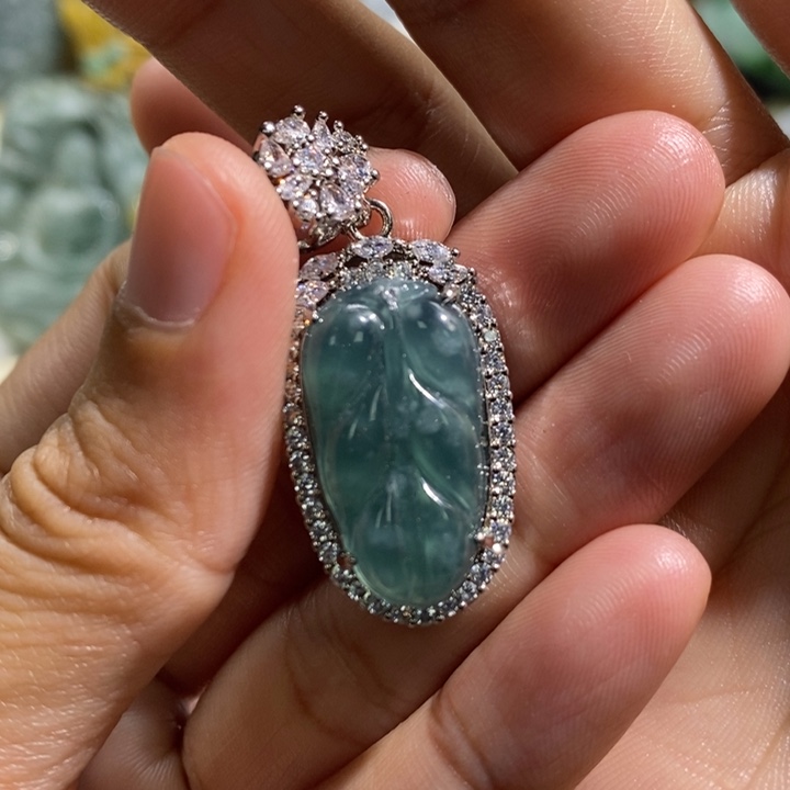 翡翠颈饰未镶嵌翡翠