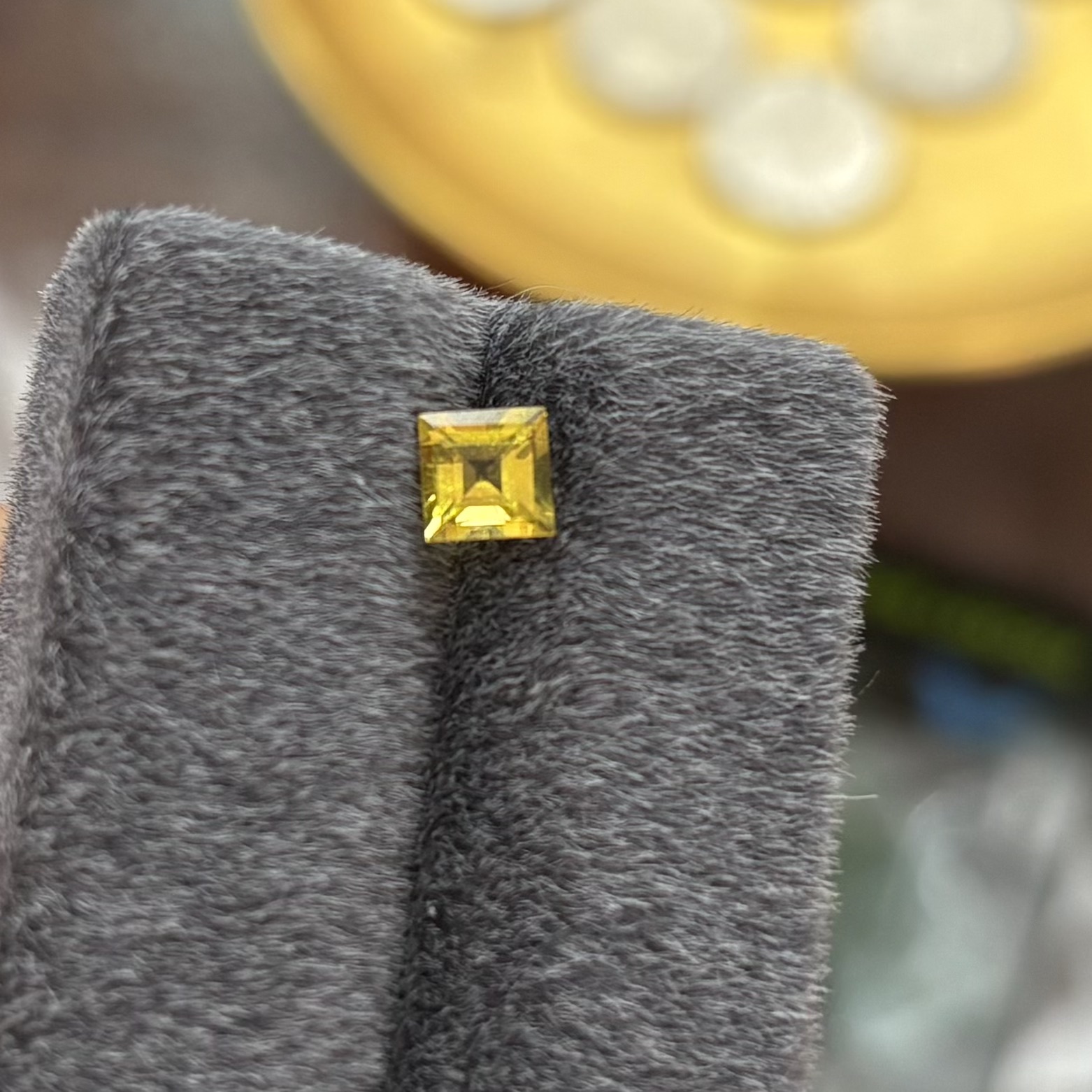 【花前珠宝】天然金丝雀黄蓝宝裸石八角长方形状可出AIGS证书