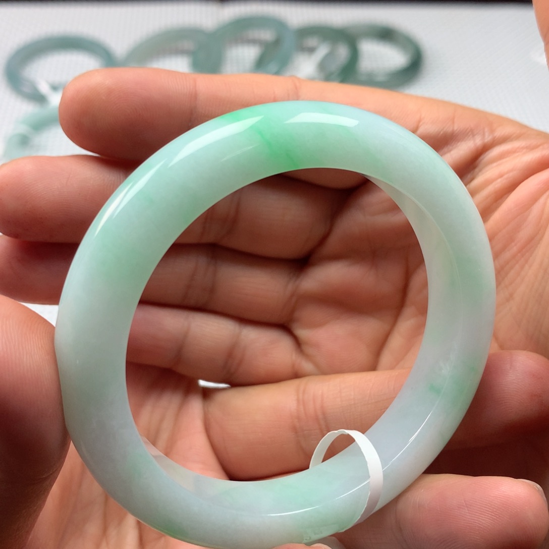 翡翠手镯未镶嵌18号