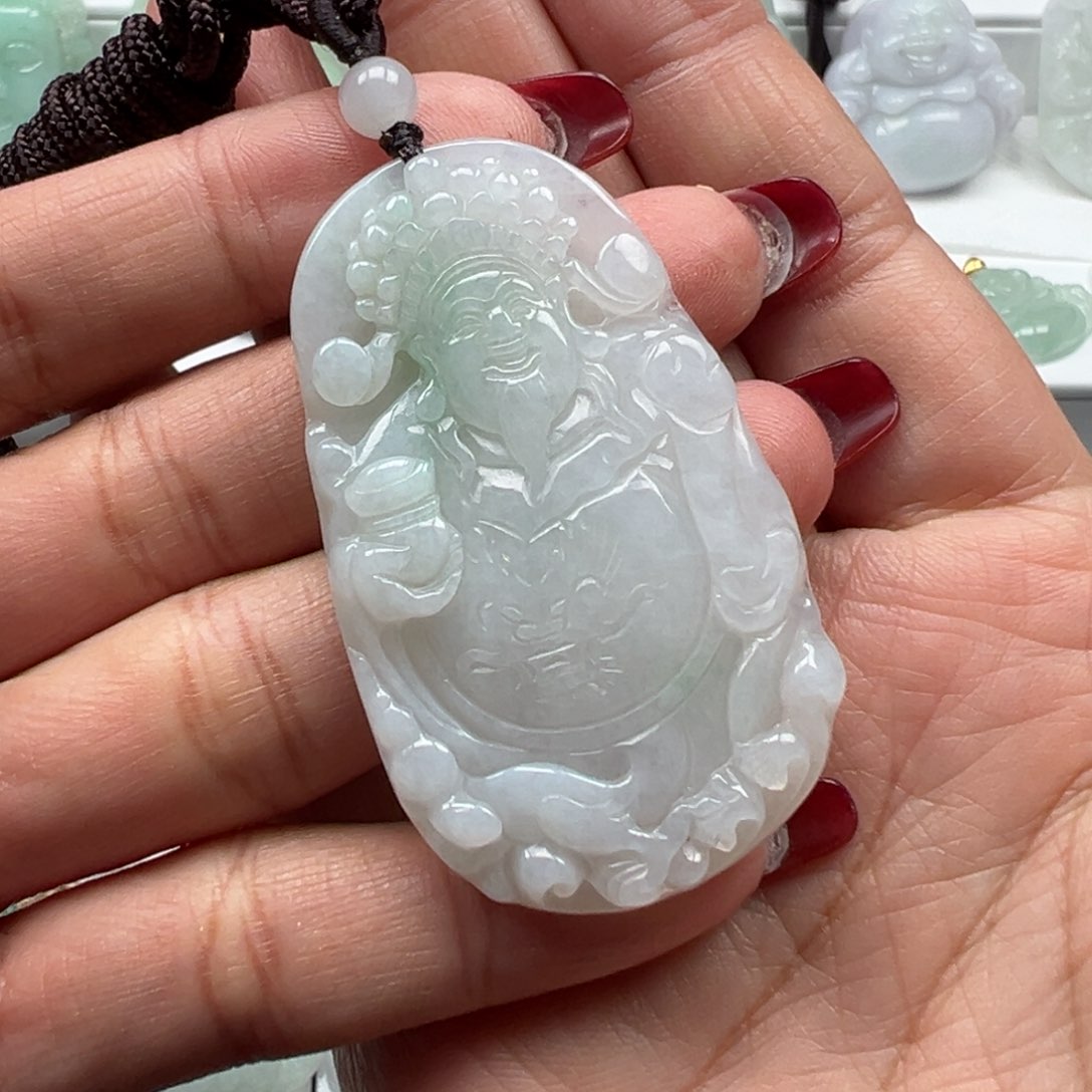 翡翠颈饰未镶嵌财神