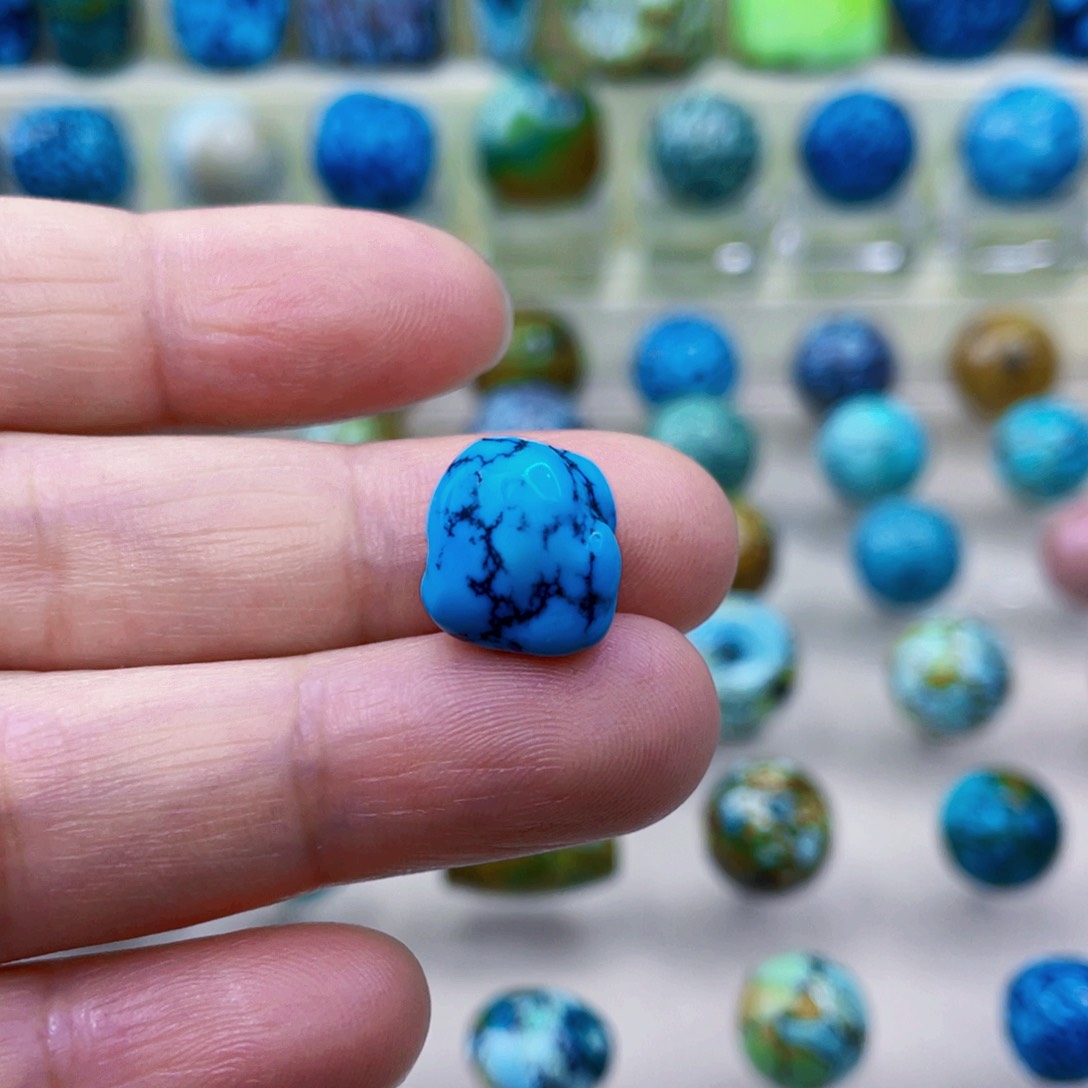 未镶嵌绿松石颈饰