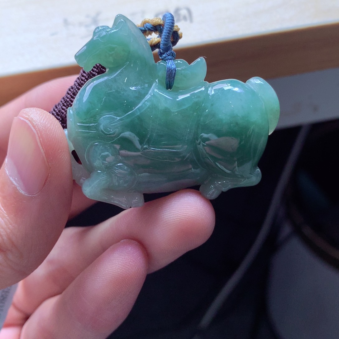 翡翠颈饰未镶嵌吊坠