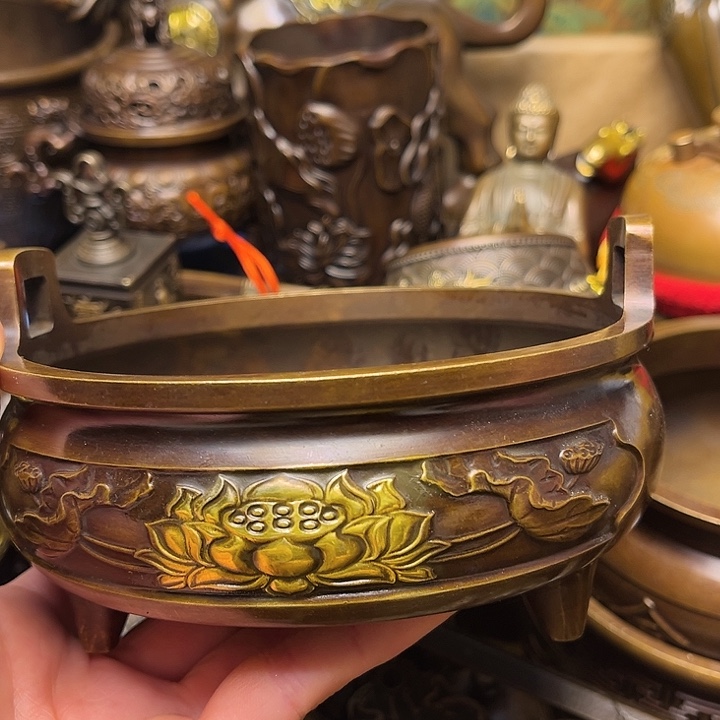 精美铜器批发档口