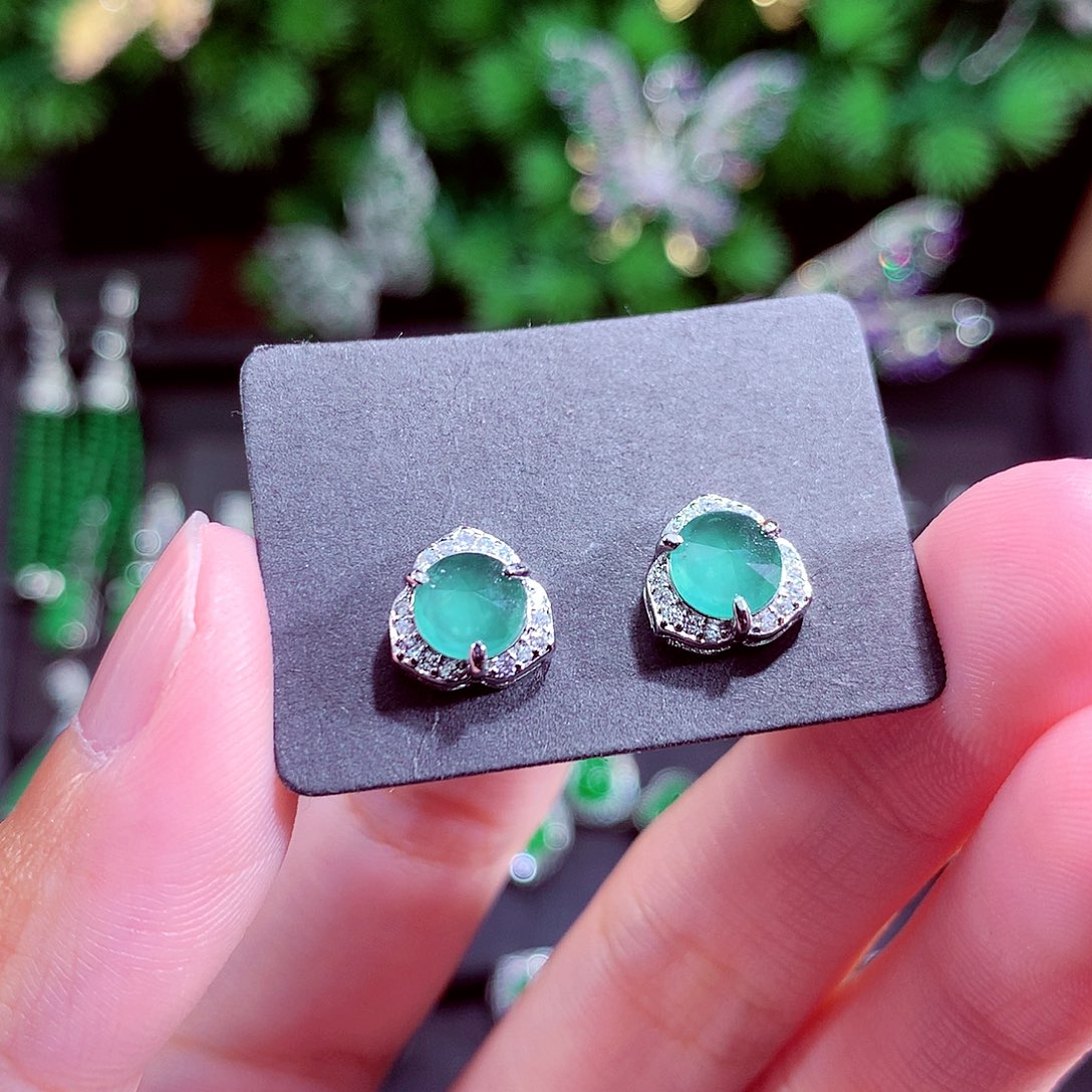 颈饰未镶嵌翡翠天然