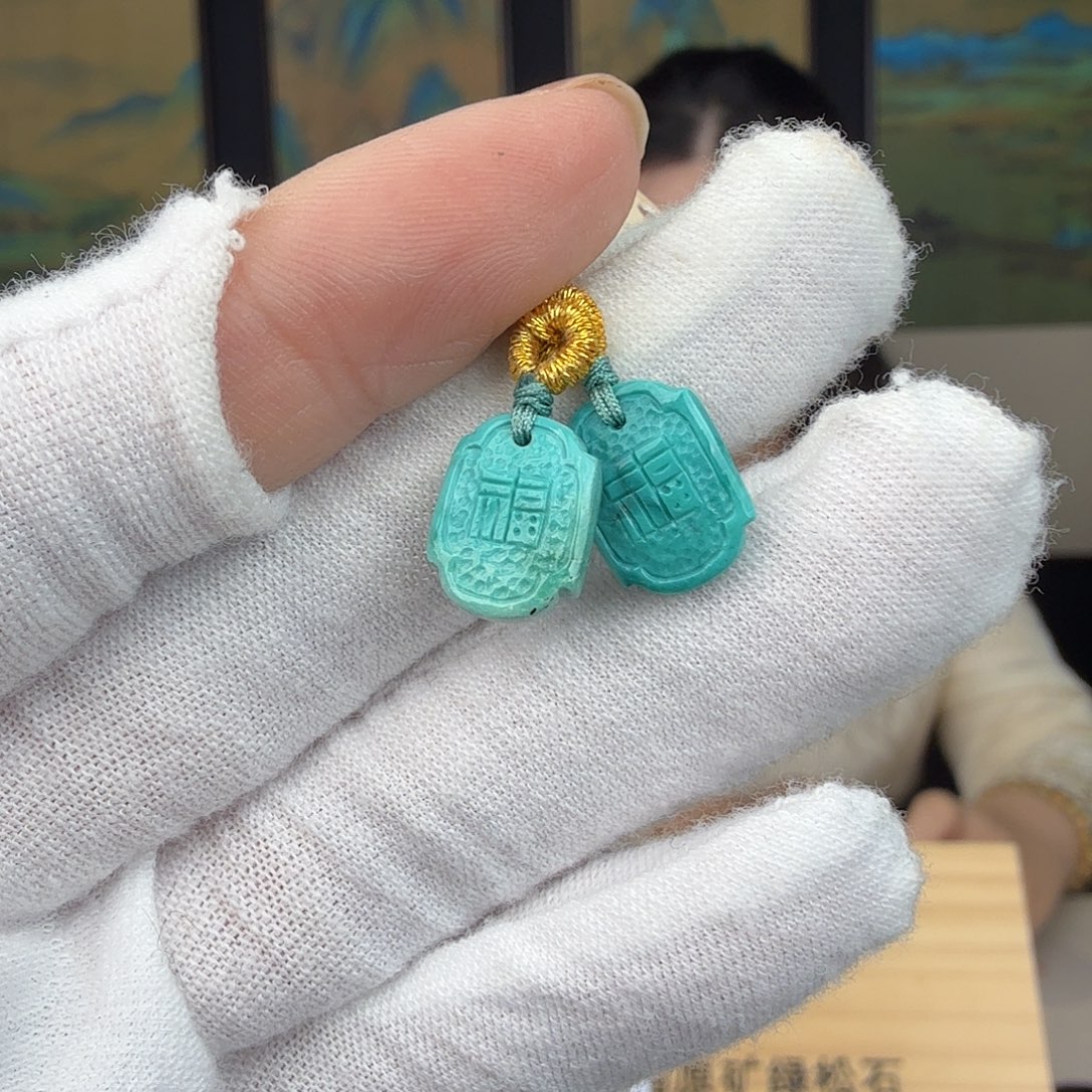 绿松石未镶嵌珠宝奇石