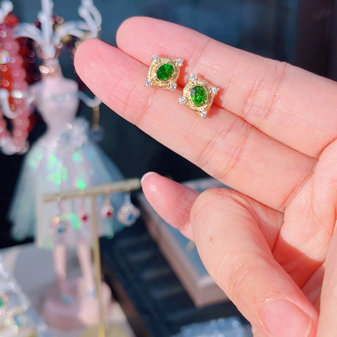 透辉石耳钉银S925镶嵌