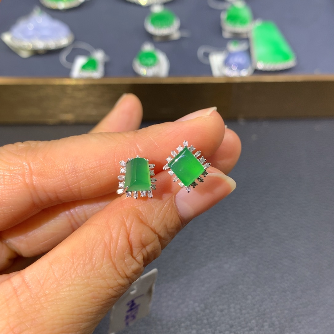 翡翠耳饰18K金镶嵌翡翠