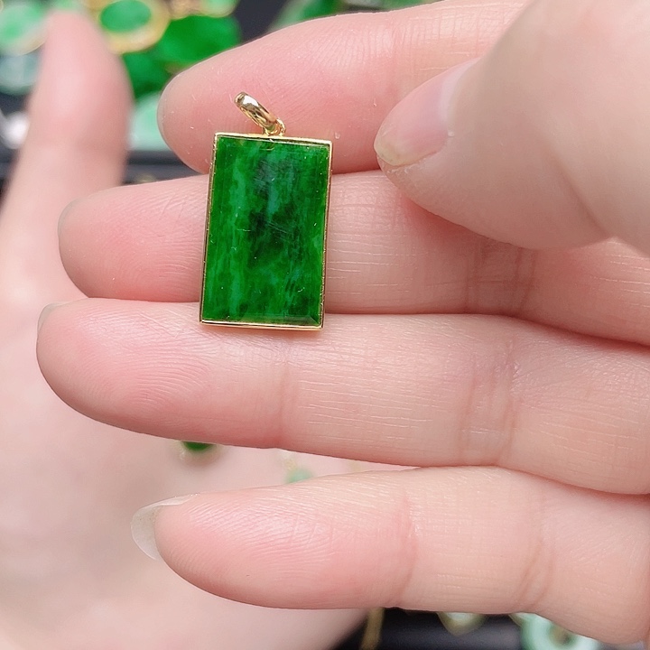 翡翠颈饰18K金镶嵌天然翡翠