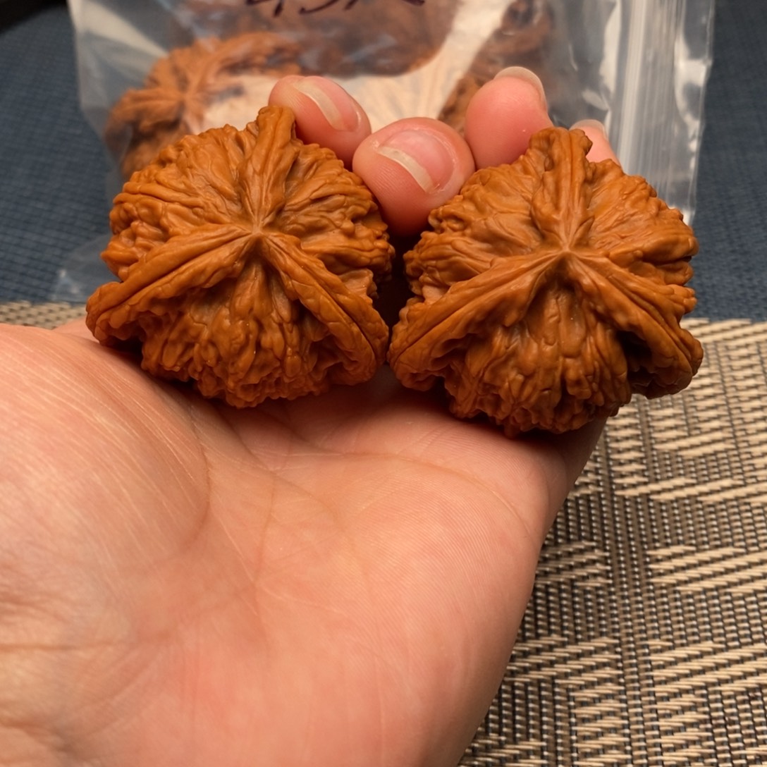 西***雍吊坠文玩核桃三棱