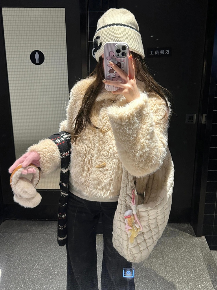 人造皮草 新款秋冬短款牛角扣毛毛外套女小个子加厚