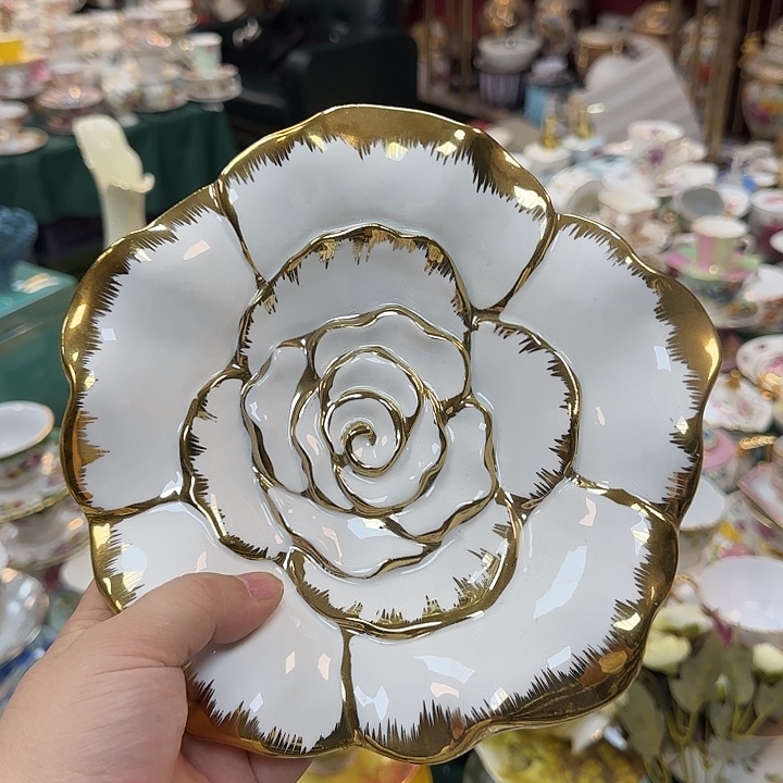 鹿与海陶瓷有限公司