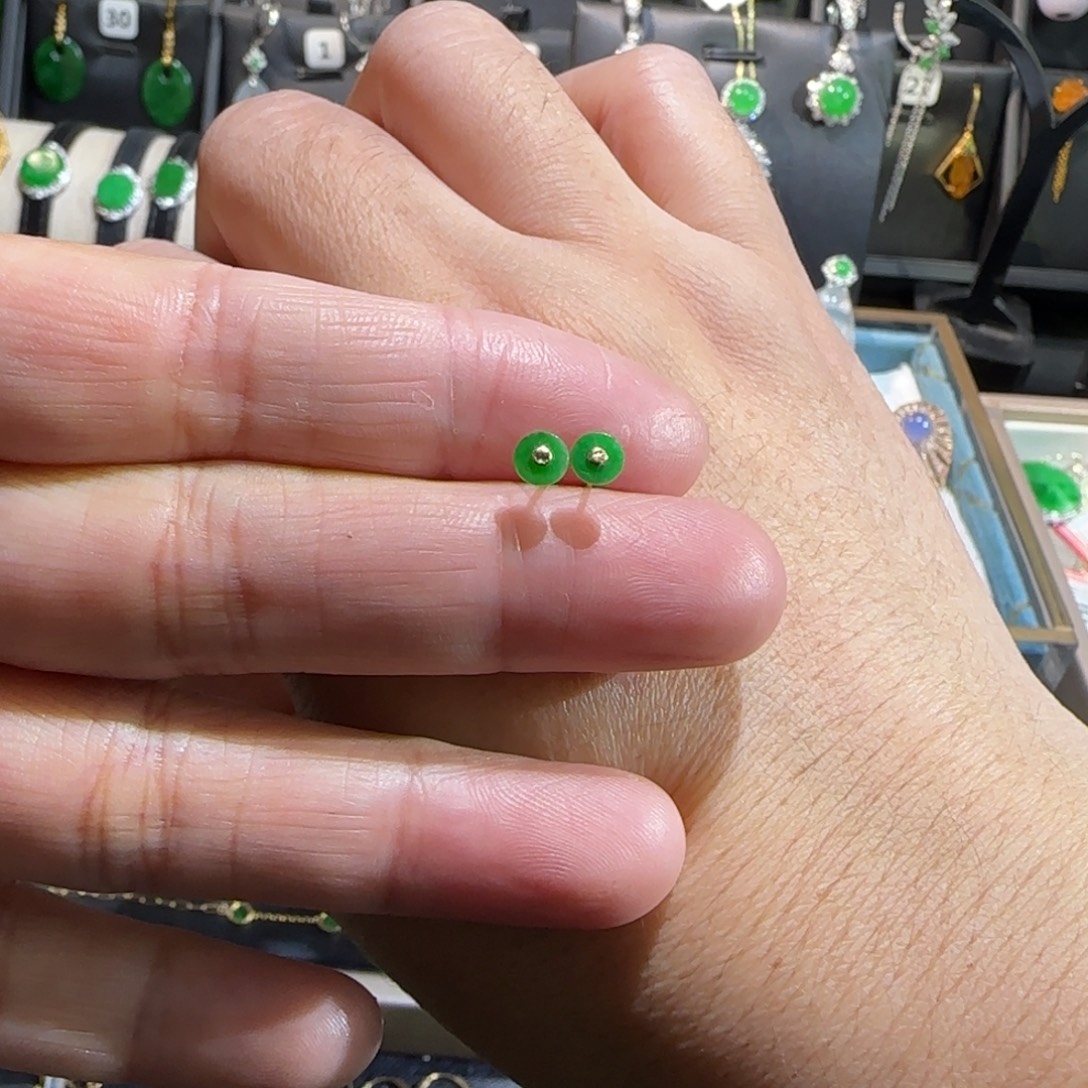 翡翠18K金镶嵌颈饰耳钉