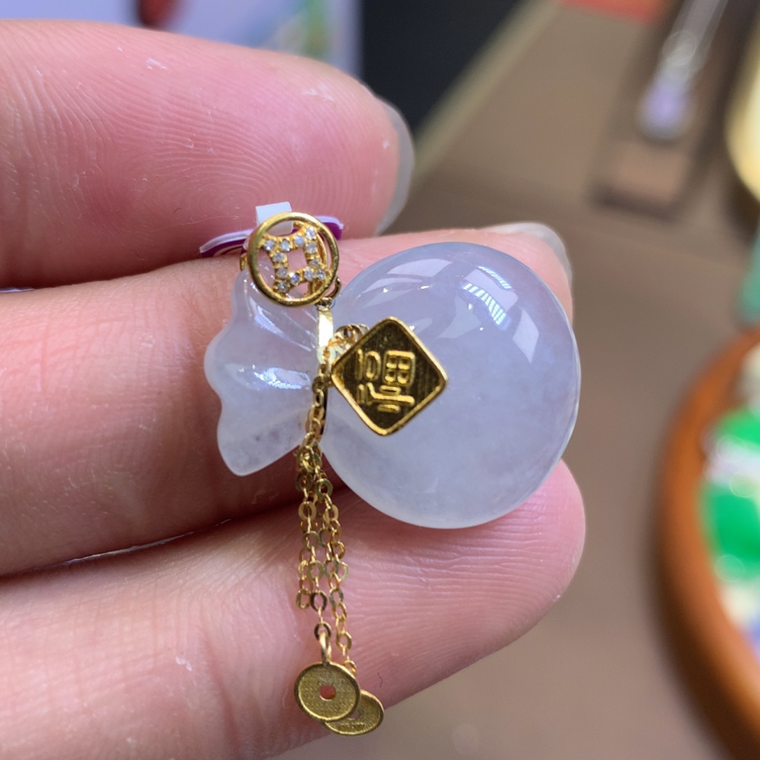 翡翠18K金镶嵌颈饰