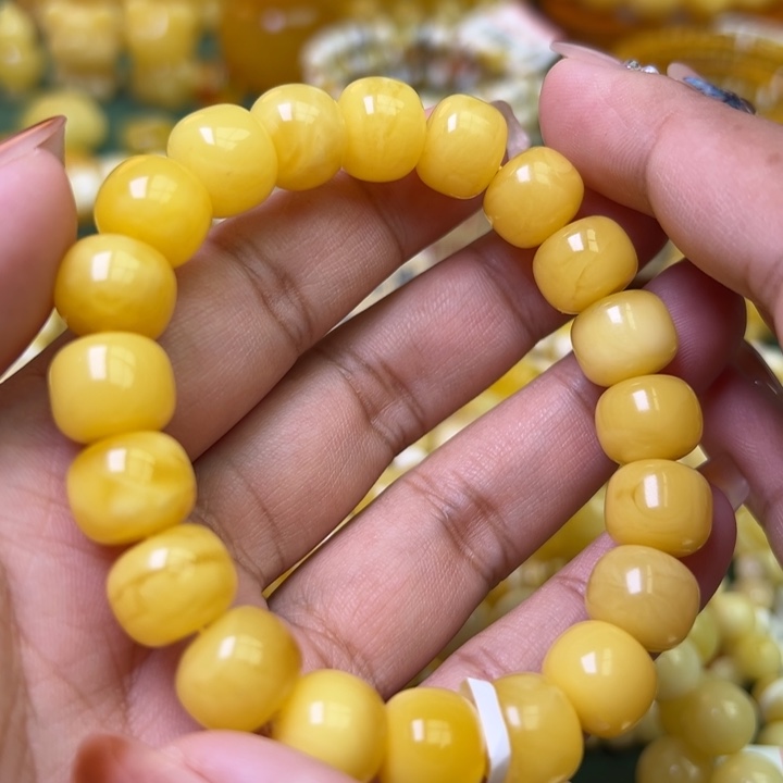 蜜蜡未镶嵌珠宝奇石