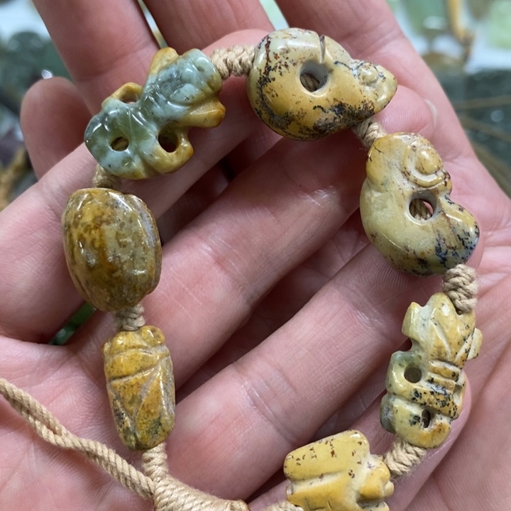 未镶嵌手链岫岩河磨玉（透闪石质玉）