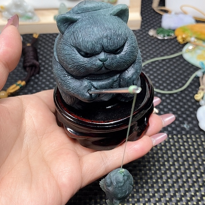 翡翠颈饰未镶嵌淡*然翡翠