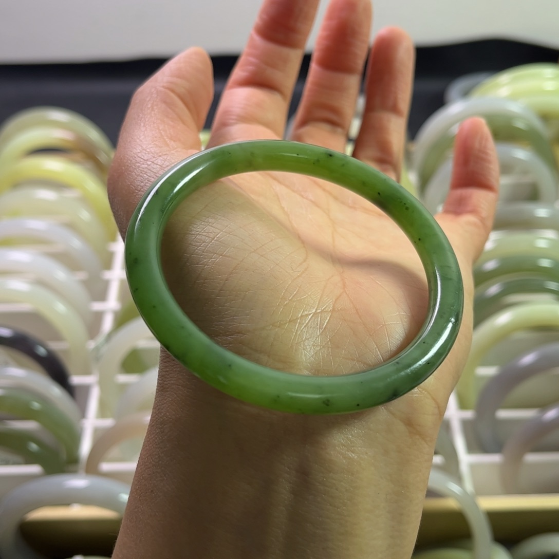 和田玉（碧玉）手镯58圈口未镶嵌