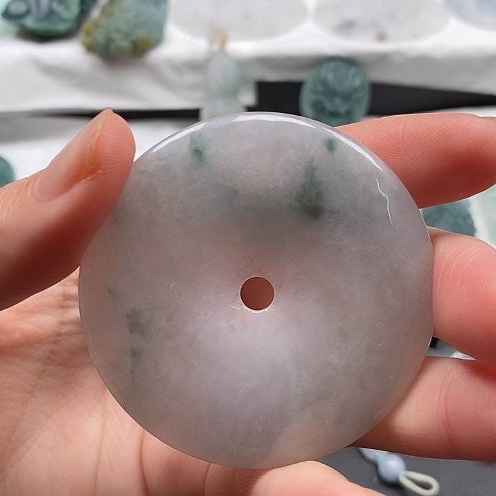 翡翠未镶嵌颈饰翡翠首饰