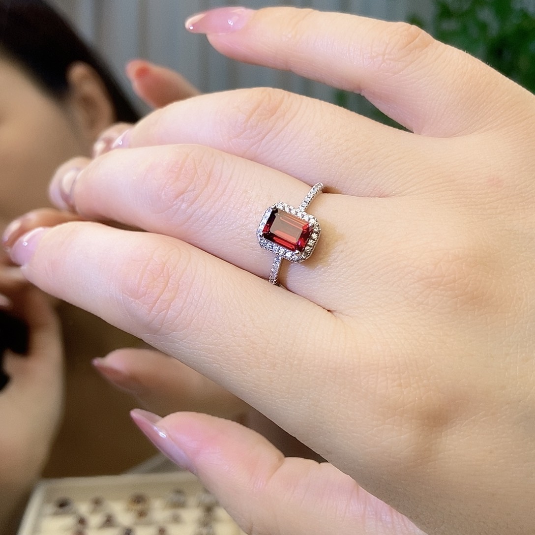 石榴石戒指，银S925镶嵌