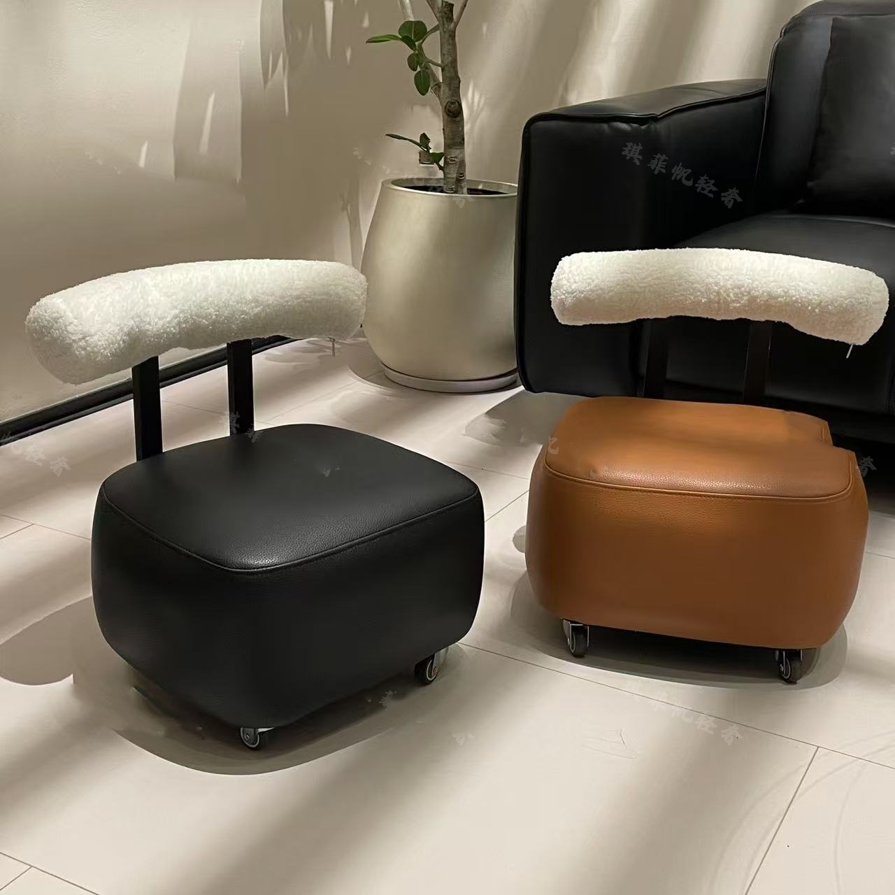 轻奢中古风复古溜溜凳换鞋凳万能小凳皮质免360°旋转静音